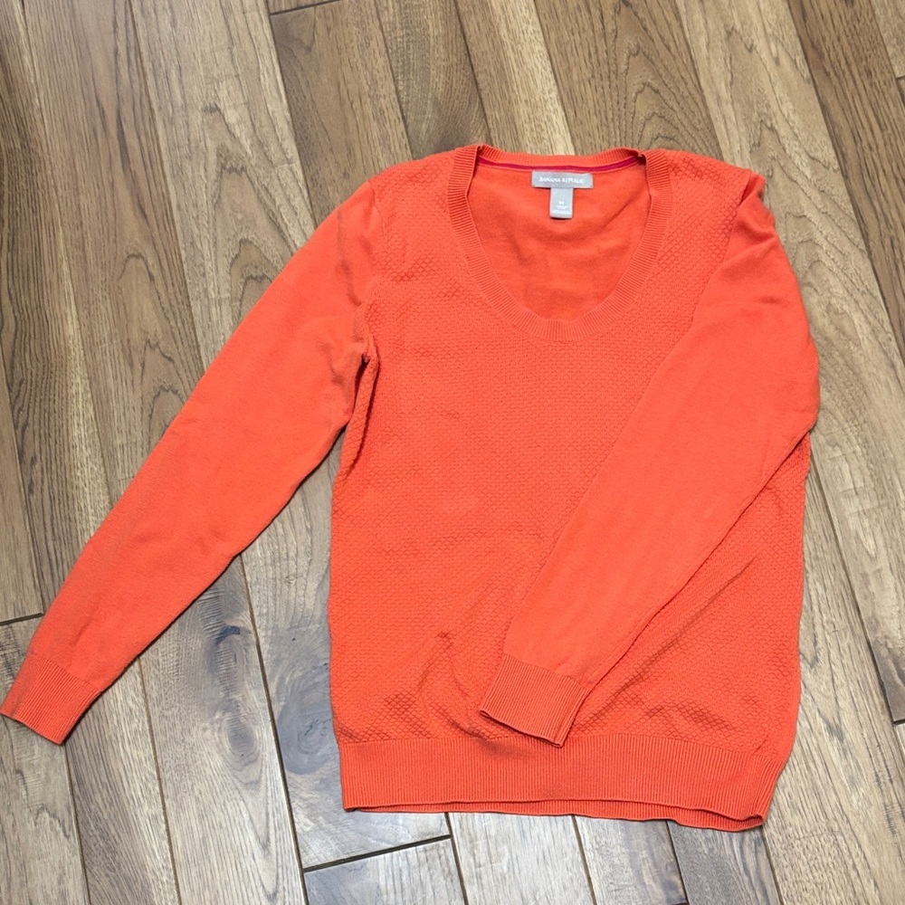 Banana Republic V-Neck Sweater in Bright Orange